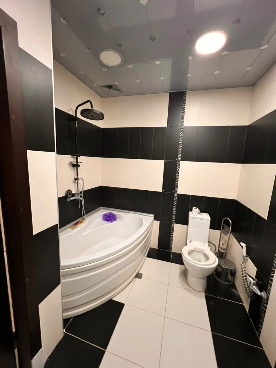 Kirayə 3 otaqlı Mənzil 120 m² Nizami r. – şəkil 16