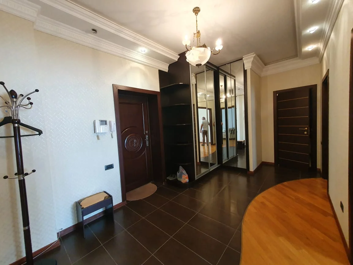 Kirayə 2 otaqlı Mənzil 120 m² Nəsimi r. – şəkil 16