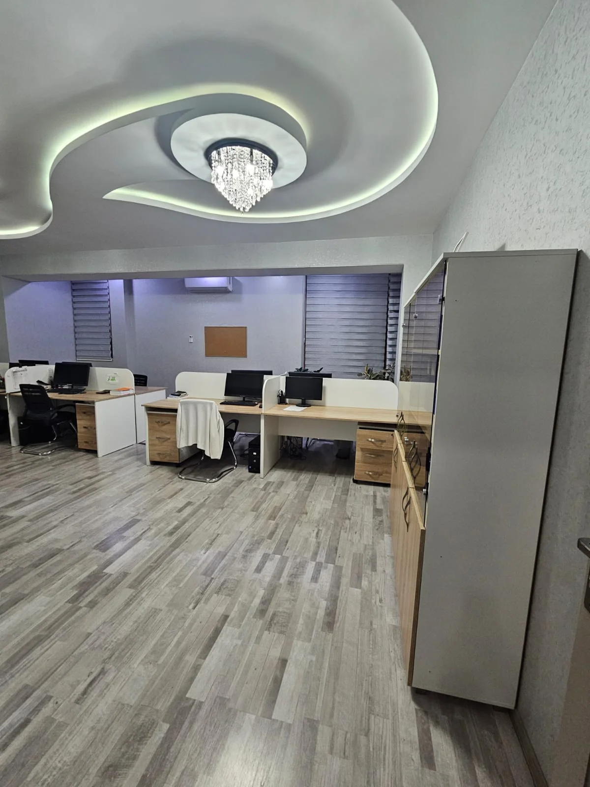 Kirayə 4 otaqlı Ofis 175 m² Nərimanov r. – şəkil 1