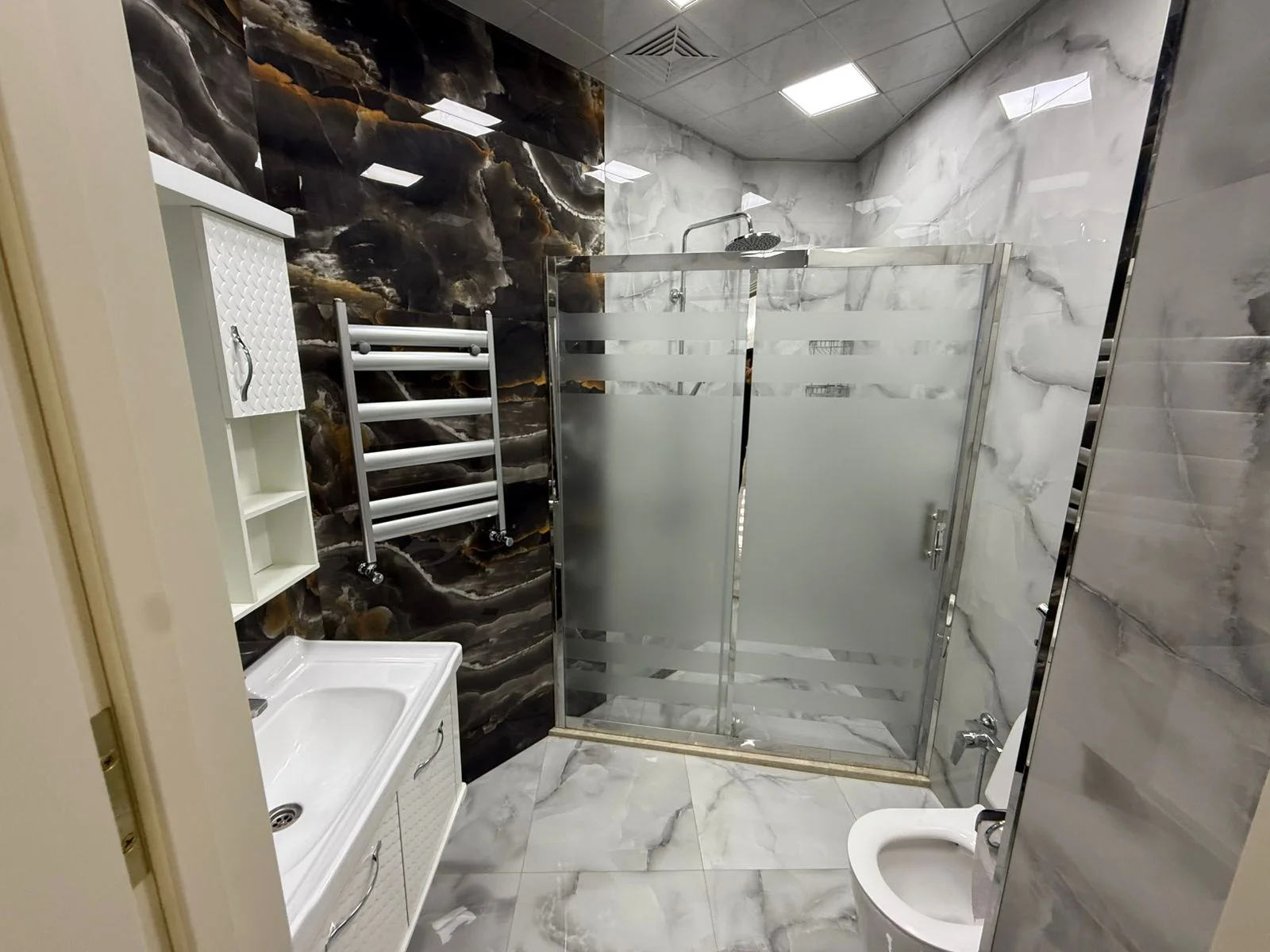 Kirayə 3 otaqlı Mənzil 120 m² Nəsimi r. – şəkil 17