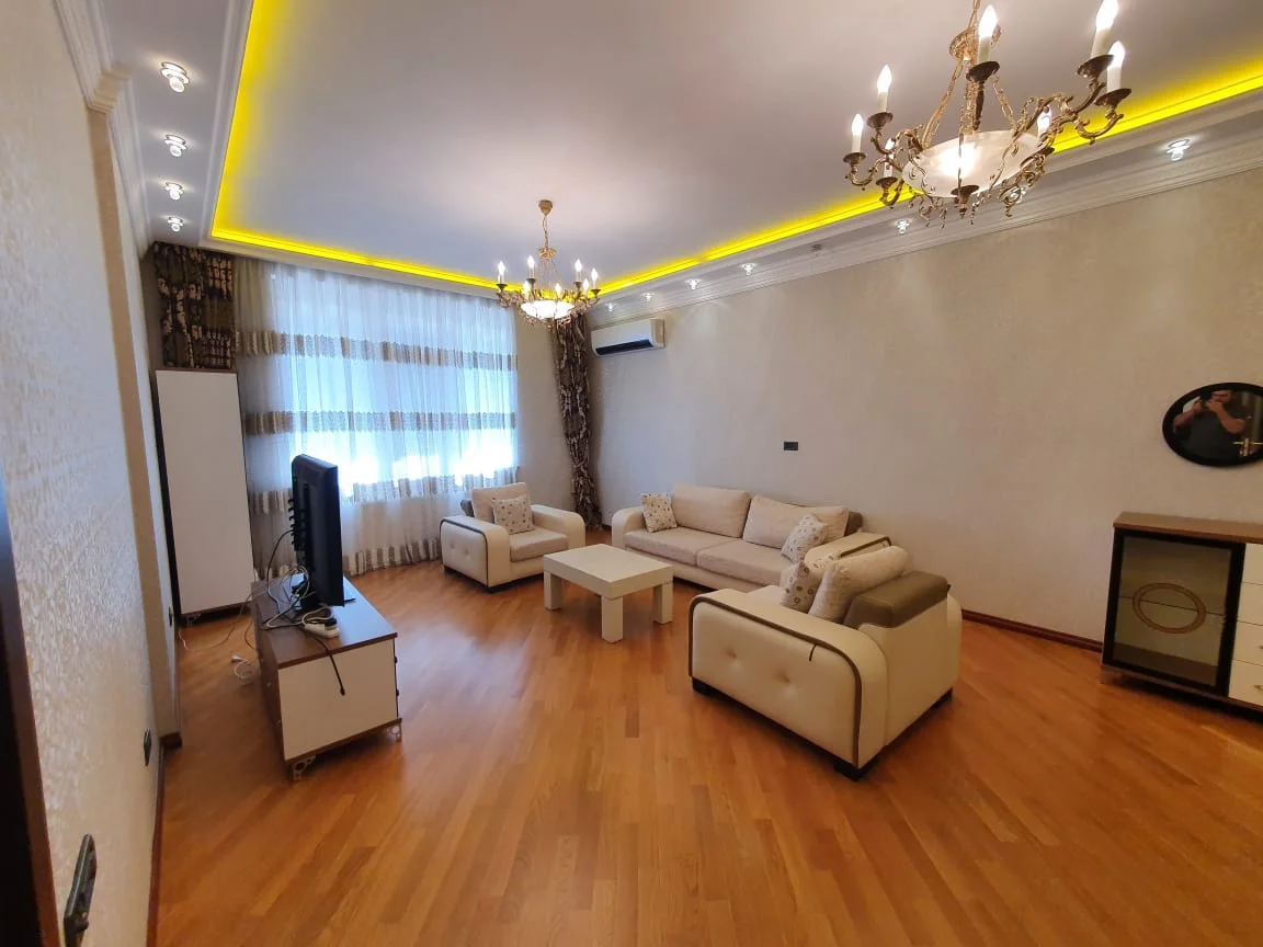 Kirayə 2 otaqlı Mənzil 120 m² Nəsimi r. – şəkil 3