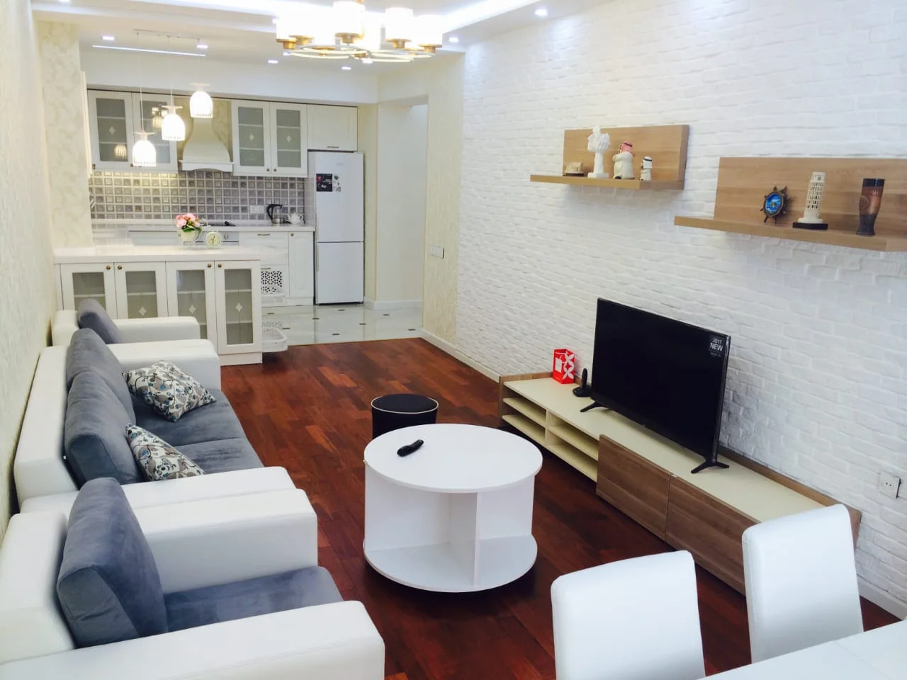 Kirayə 3 otaqlı Mənzil 120 m² Xətai r. – şəkil 1