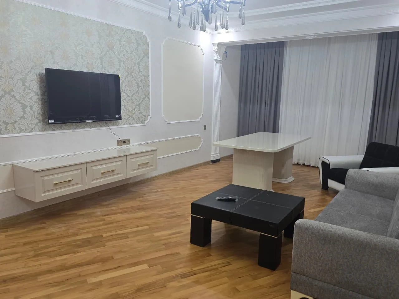 Kirayə 2 otaqlı Mənzil 114 m² Nəsimi r. – şəkil 1