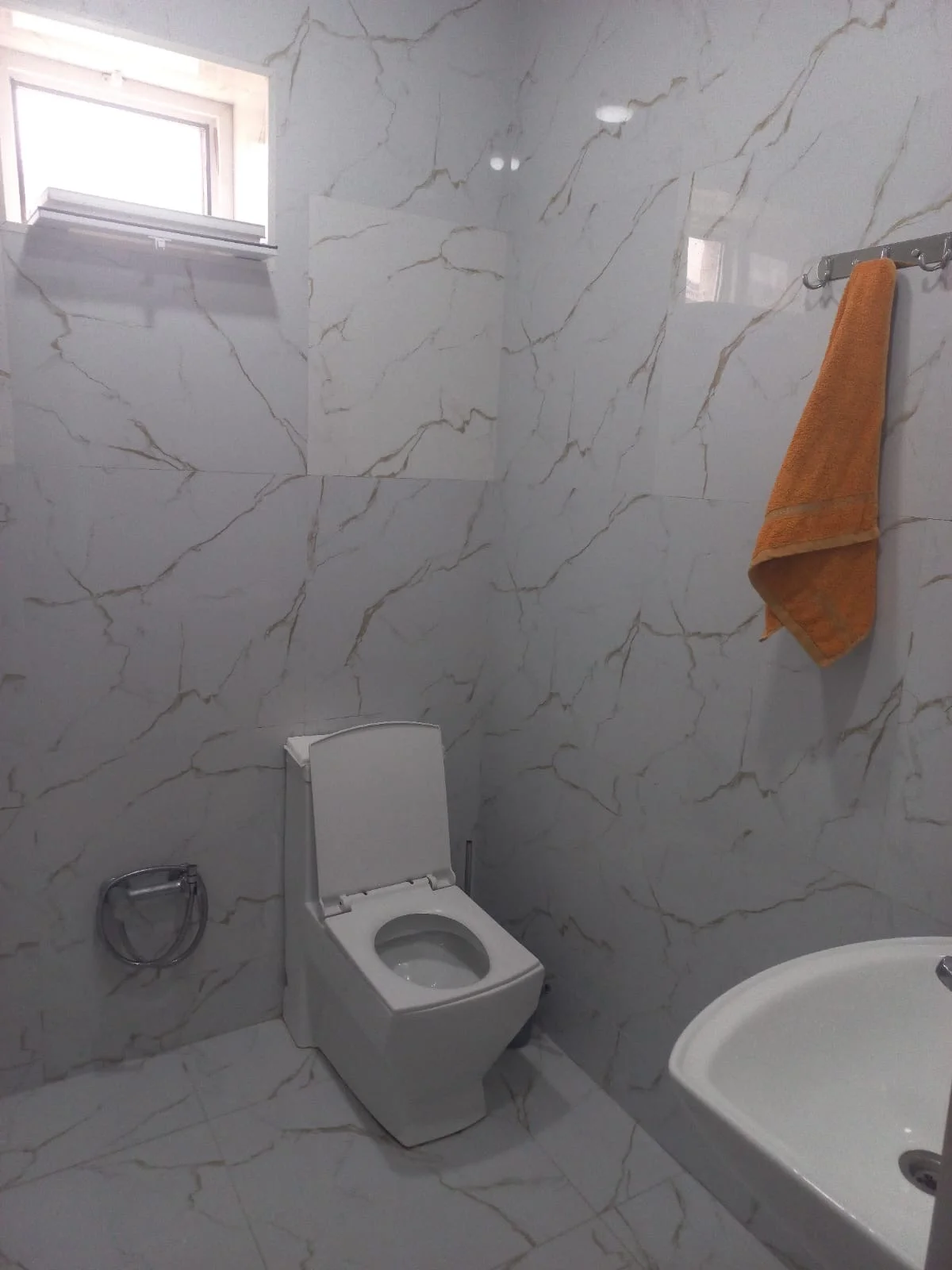 Hazır əşyalı yeni tikili həyət evi – şəkil 16