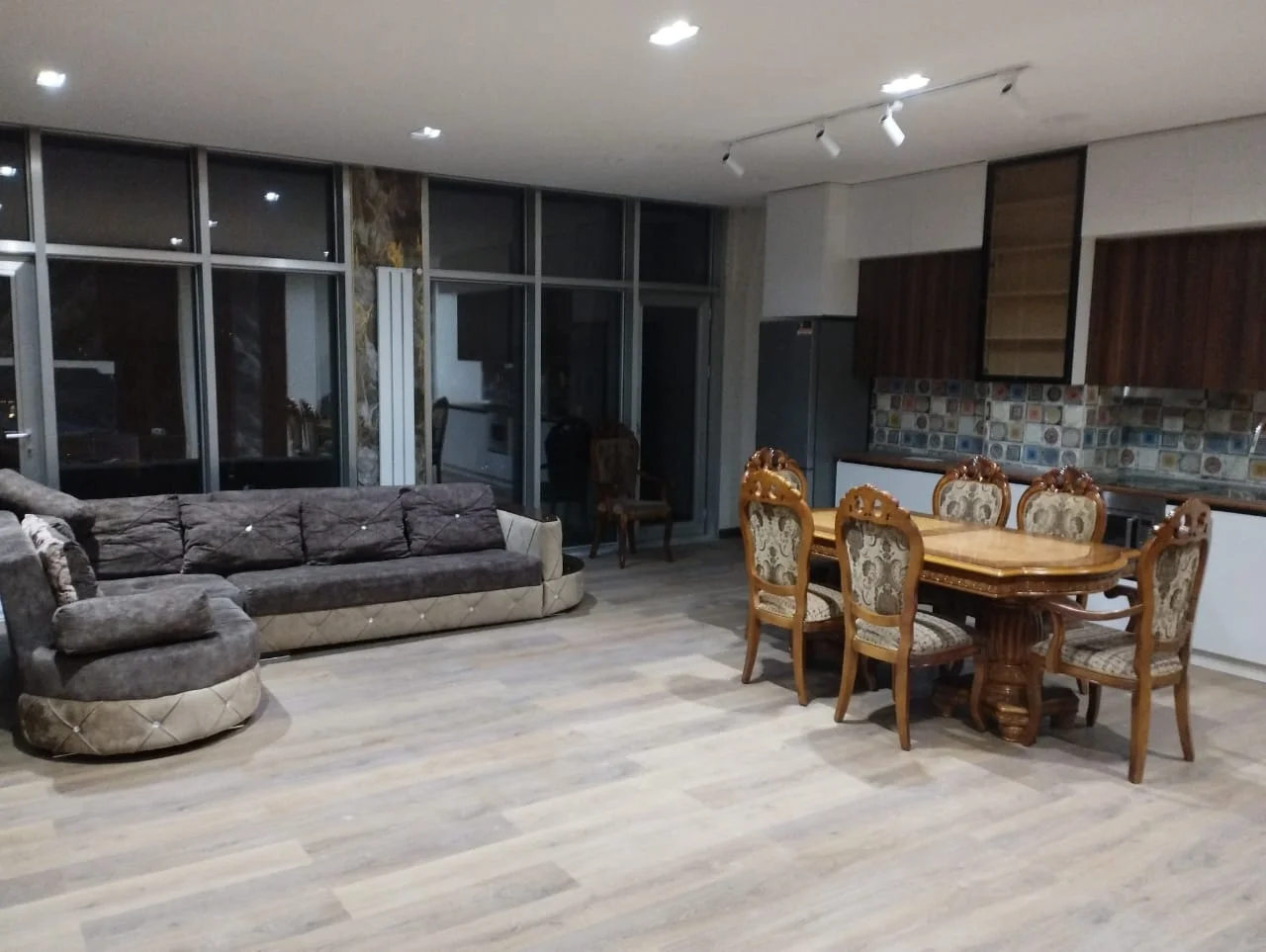 Kirayə 3 otaqlı Mənzil 150 m² Yasamal r. – şəkil 4