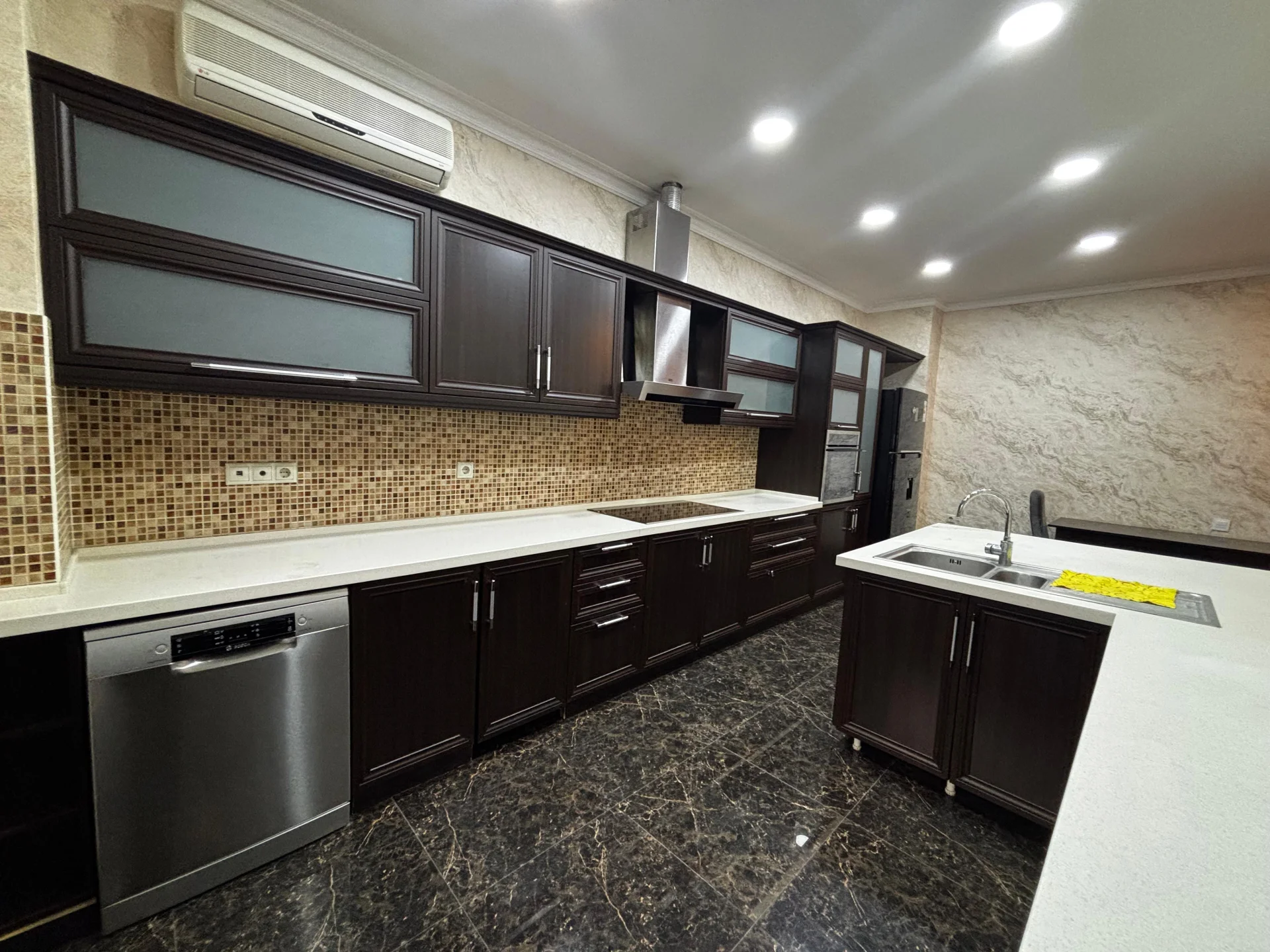Kiralık 3 odalı Daire 135 m² Nərimanov ilçesi – şəkil 5