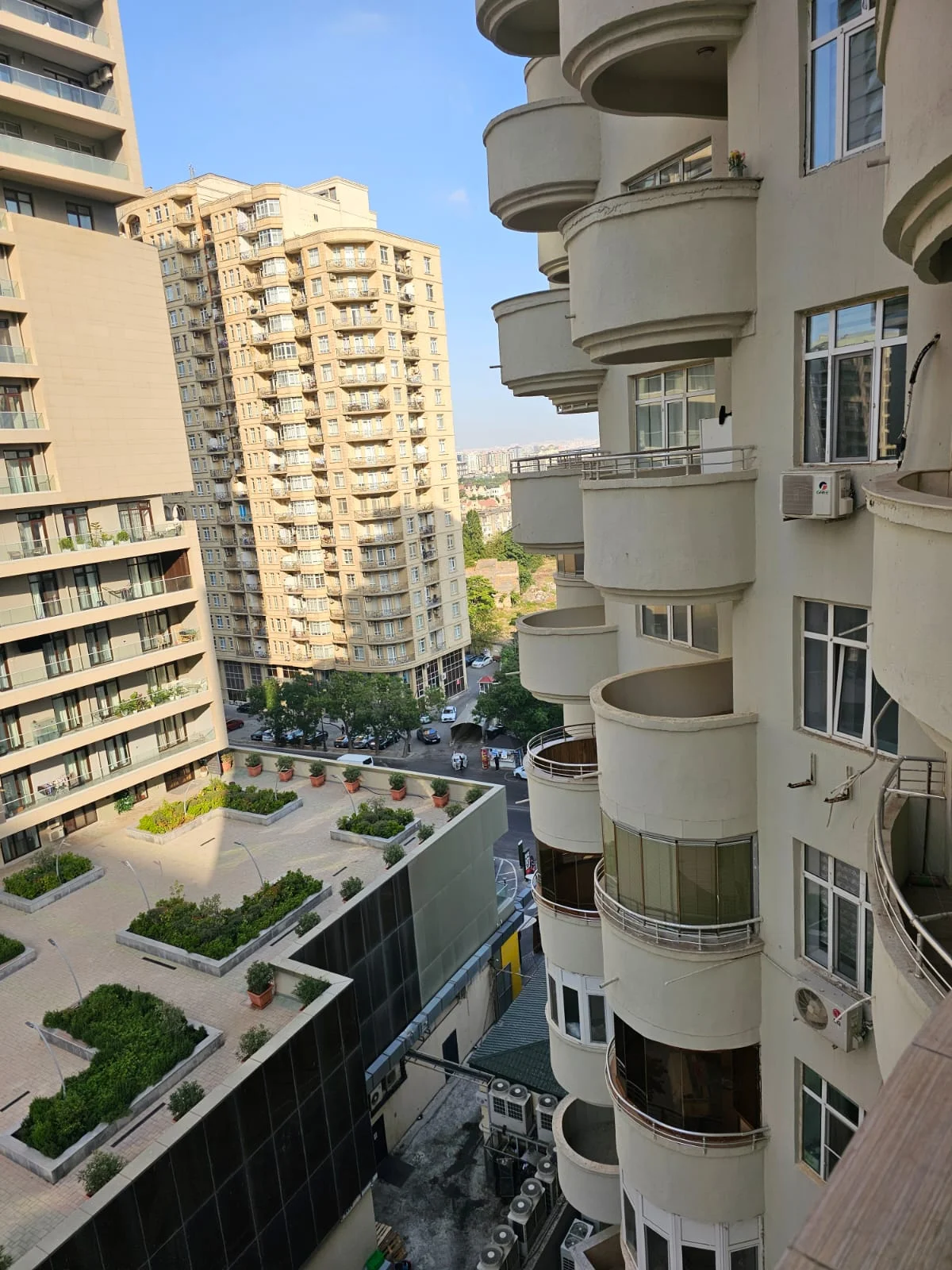 Kirayə 2 otaqlı Mənzil 100 m² Yasamal r. Elmlər Akademiyası m. – şəkil 2