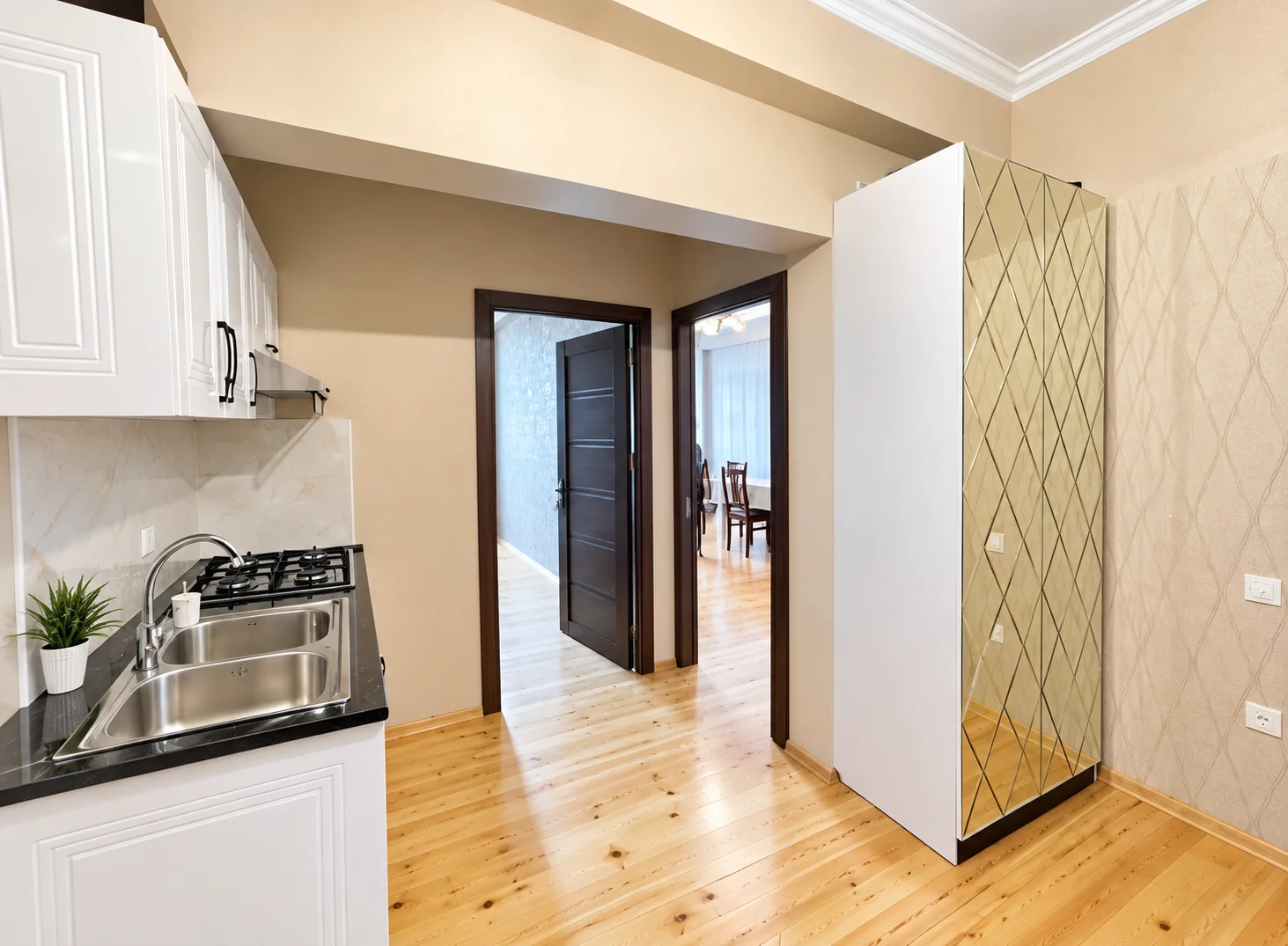 Kirayə 2 otaqlı Mənzil 65 m² Nərimanov r. – şəkil 3