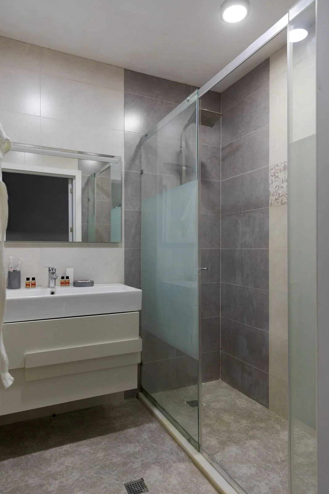 Kirayə 4 otaqlı Mənzil 100 m² Nəsimi r. – şəkil 8
