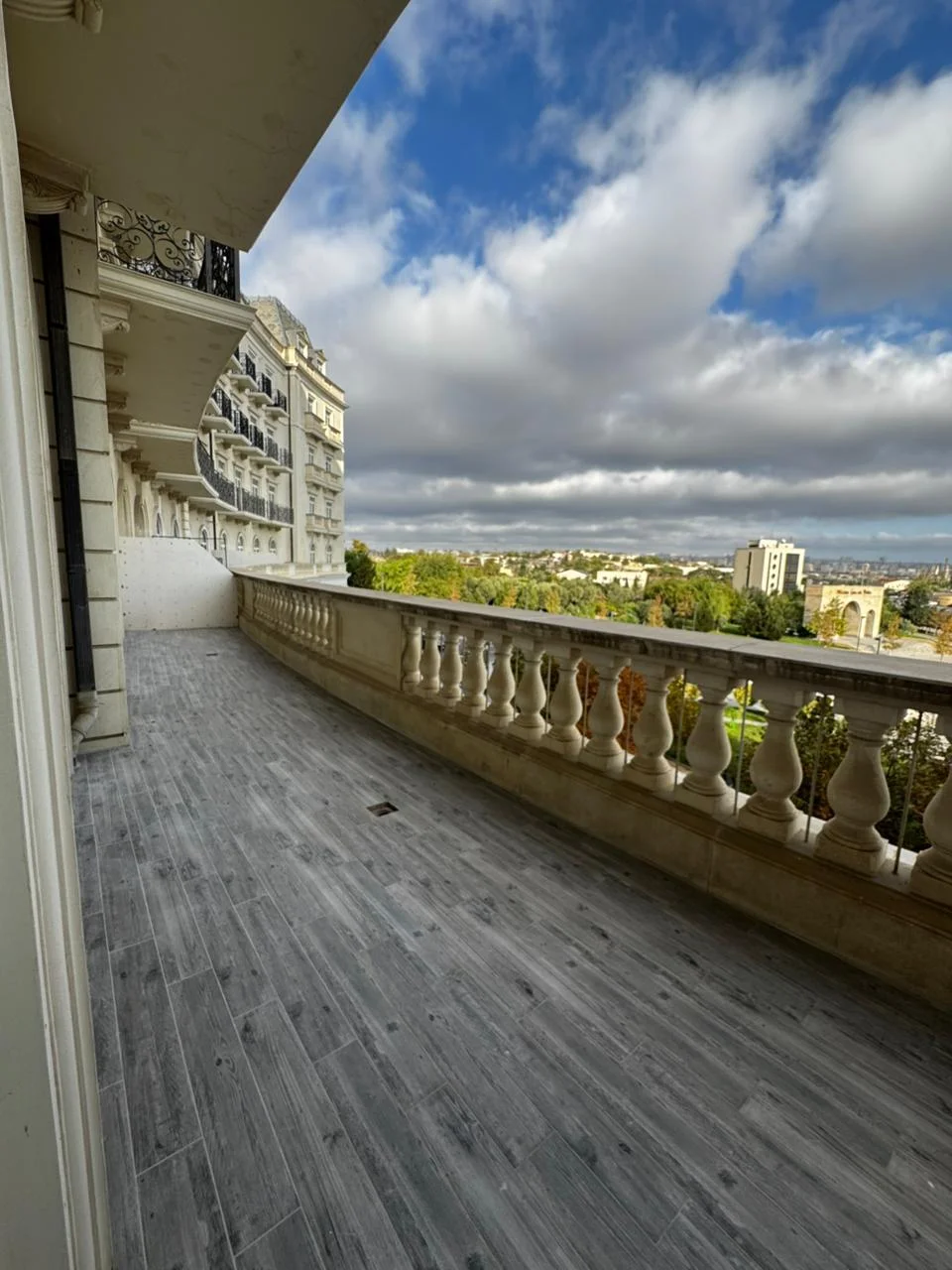 Kirayə 3 otaqlı Mənzil 130 m² Xətai r. – şəkil 2
