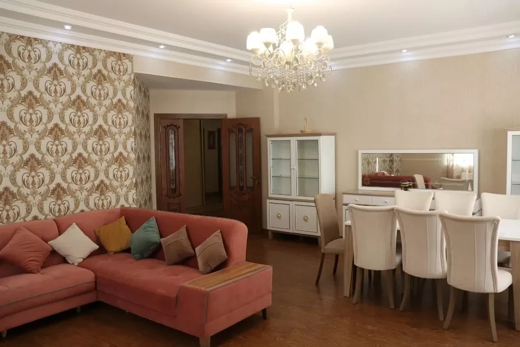 Kirayə 3 otaqlı Mənzil 150 m² Yasamal r. – şəkil 2