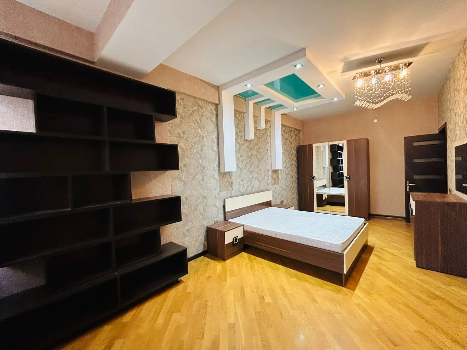 Kirayə 4 otaqlı Mənzil 166 m² Nərimanov r. – şəkil 12