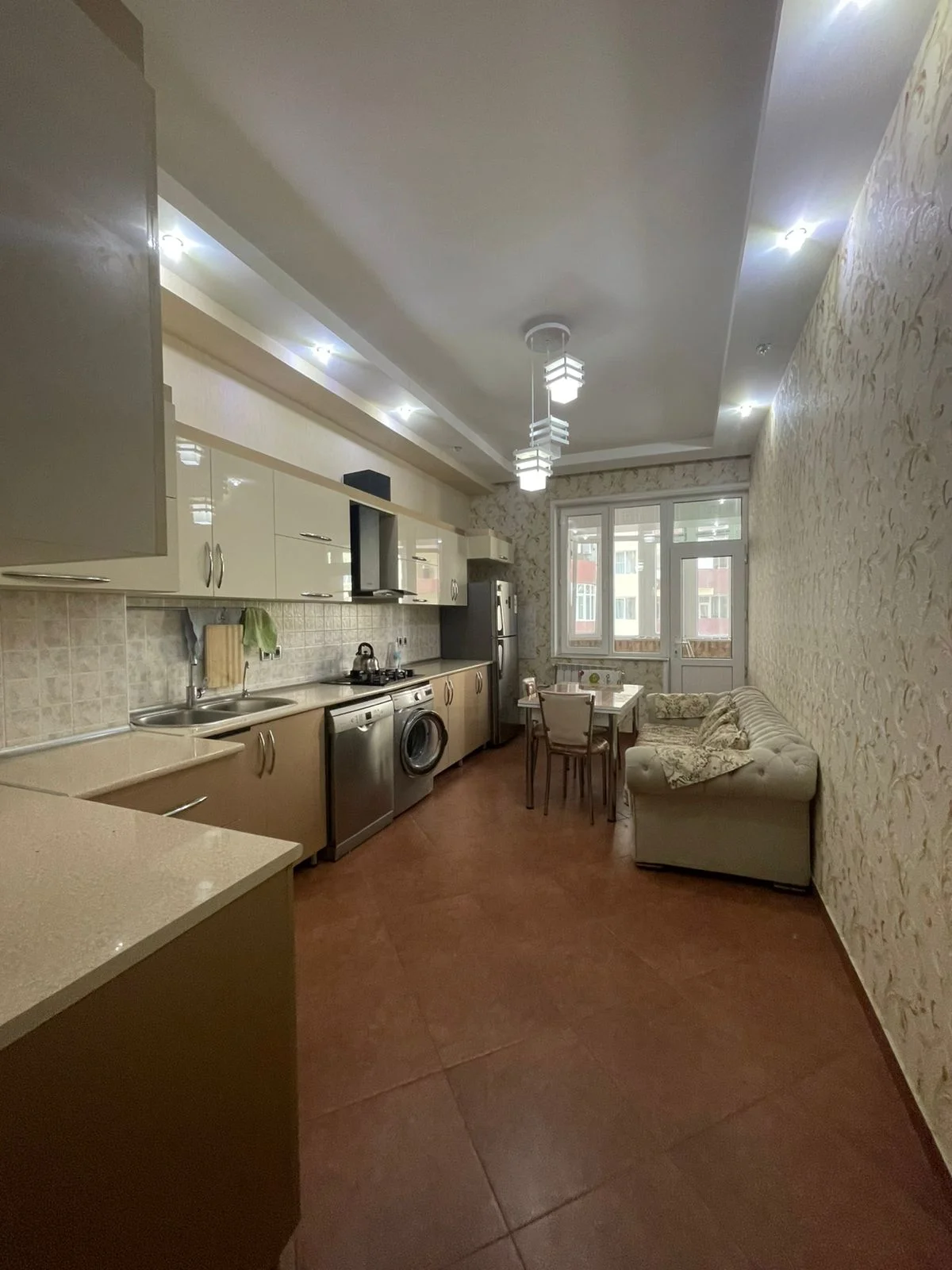 Kirayə 3 otaqlı Mənzil 114 m² Nizami r. 8-ci kilometr q. Neftçilər m. – şəkil 1