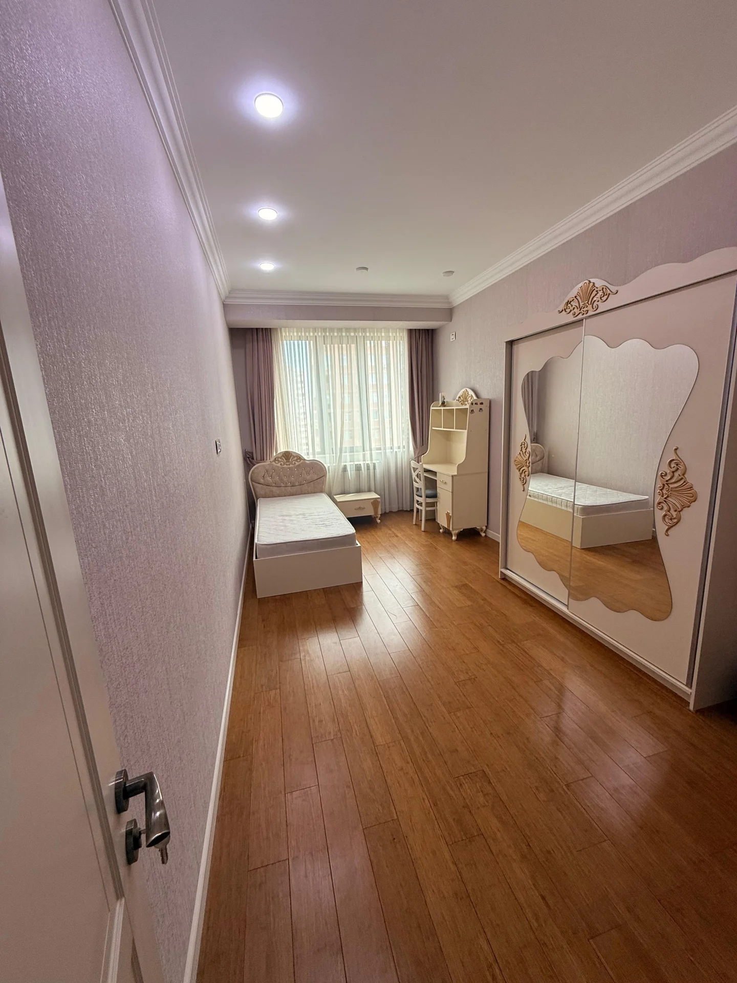 Kirayə 3 otaqlı Mənzil 950 m² Nərimanov r. – şəkil 4