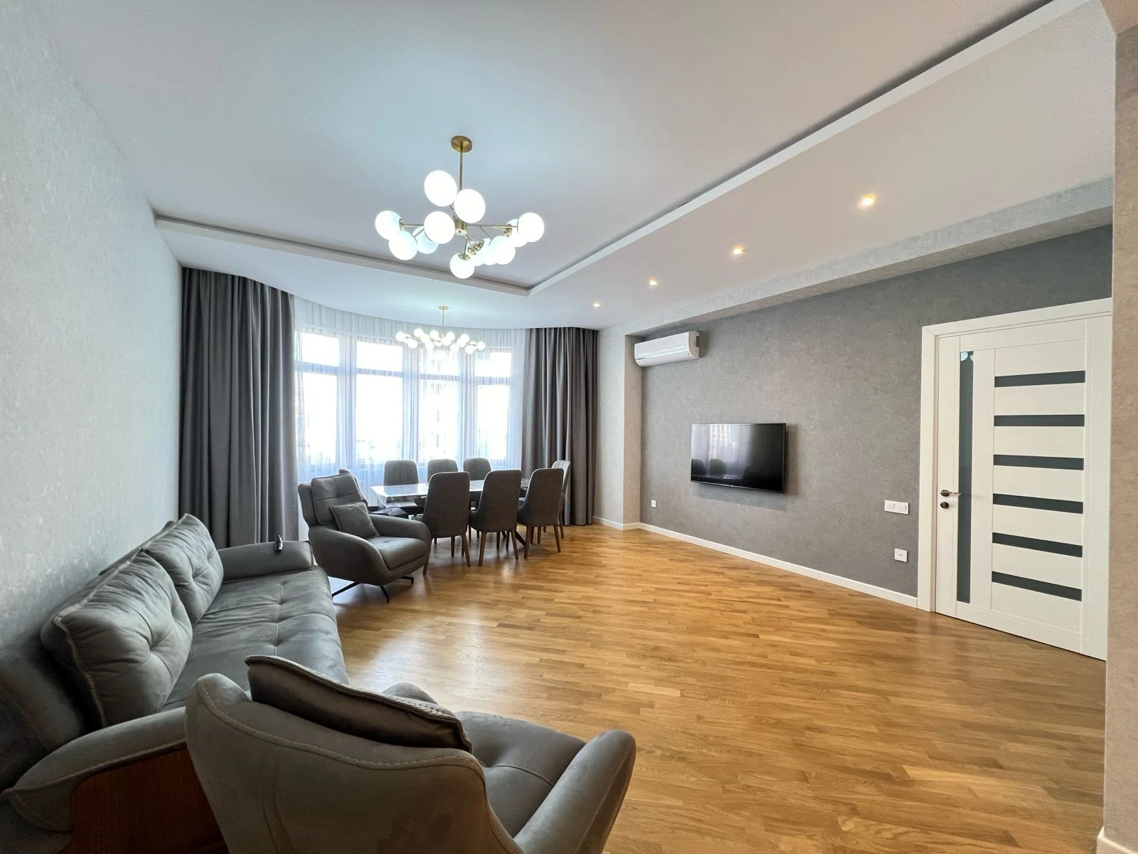 Kirayə 3 otaqlı Mənzil 135 m² Səbail r. – şəkil 2