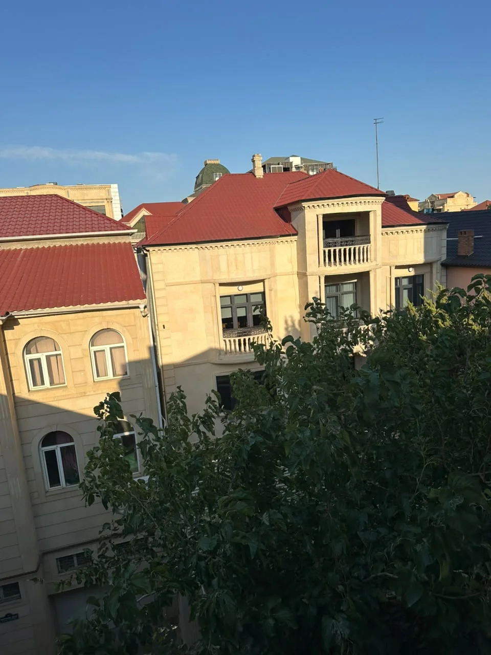 Kirayə 4 otaqlı Ofis 250 m² Nəsimi r. – şəkil 1