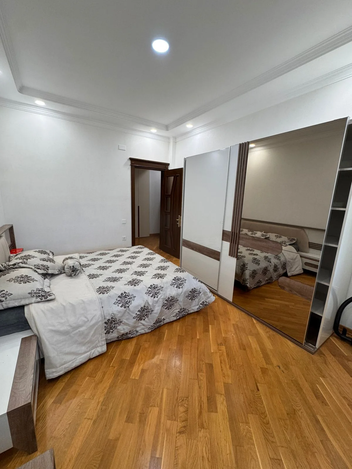 Kirayə 2 otaqlı Mənzil 77 m² Xətai r. – şəkil 7