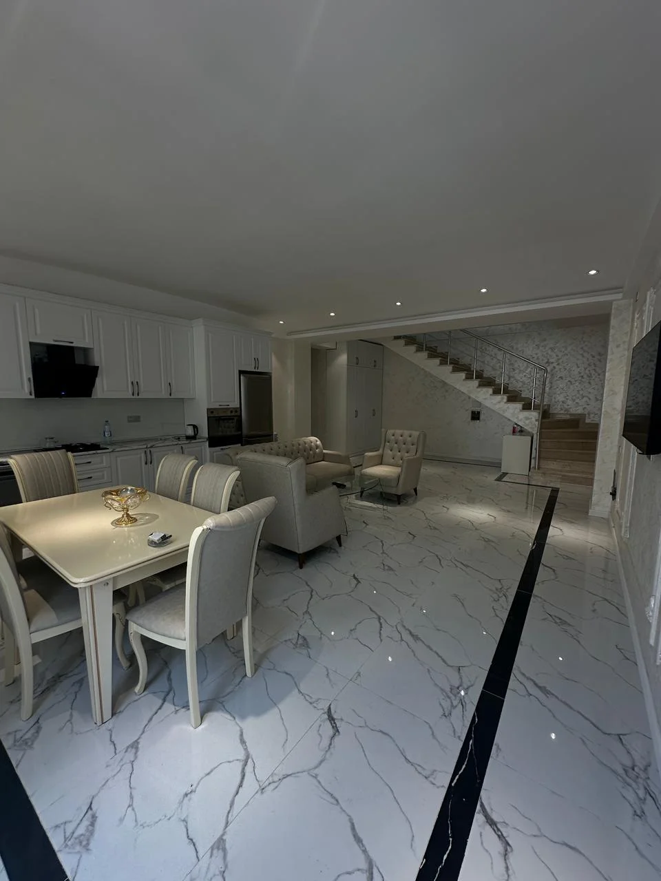 For rent 5-room Apartment 245 m² Nəsimi dist. – şəkil 2