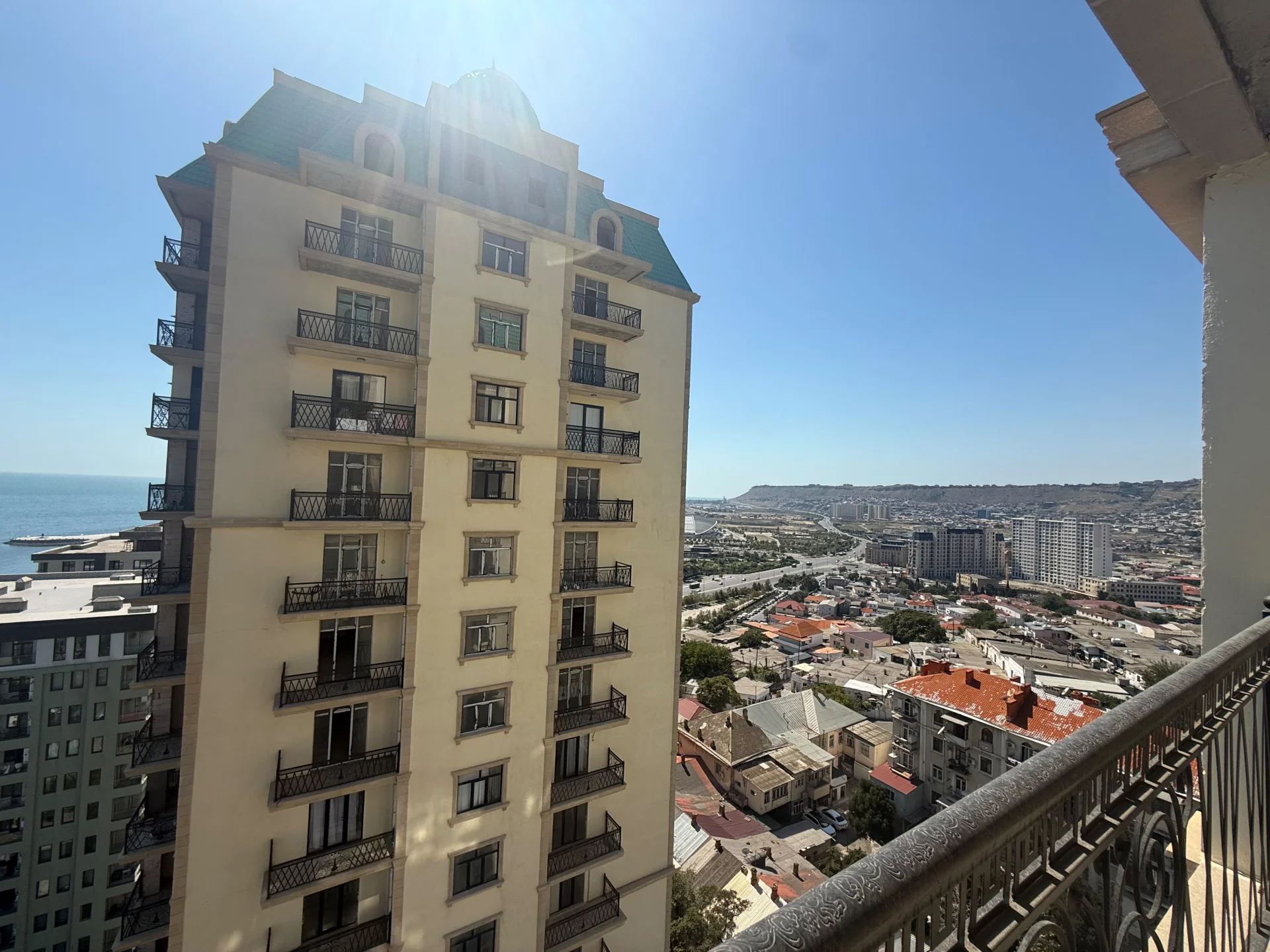 Satılır 4 otaqlı Mənzil 178.1 m² Səbail r. – şəkil 9