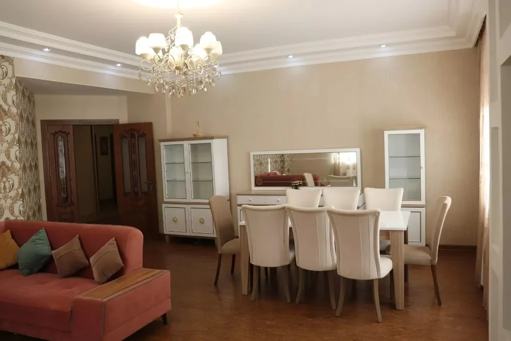 Kirayə 3 otaqlı Mənzil 150 m² Yasamal r. – şəkil 20