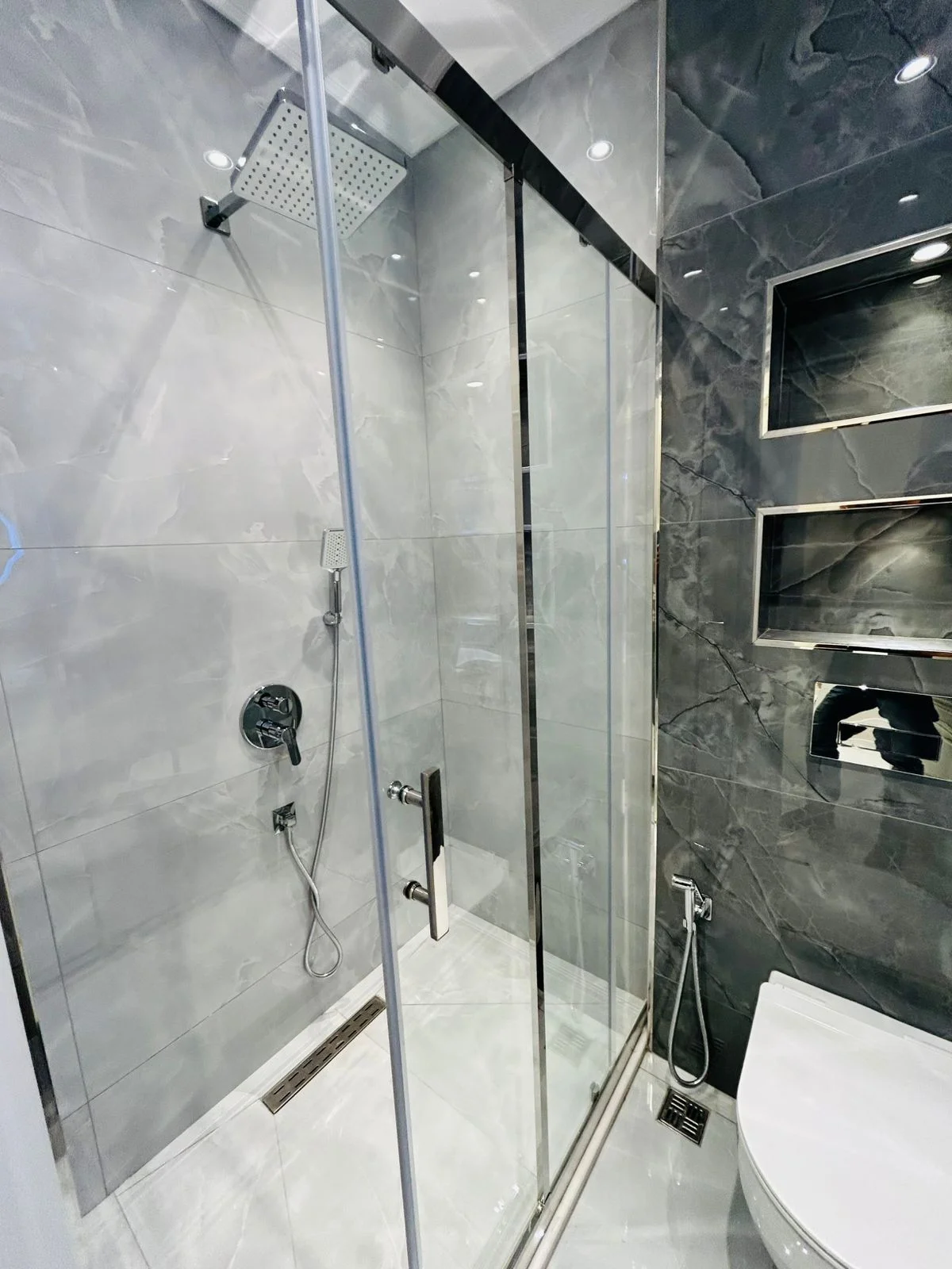 Kirayə 2 otaqlı Mənzil 70 m² Yasamal r. Elmlər Akademiyası m. – şəkil 13