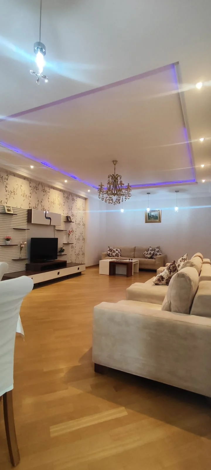 Kirayə 2 otaqlı Mənzil 110 m² Nərimanov r. – şəkil 1