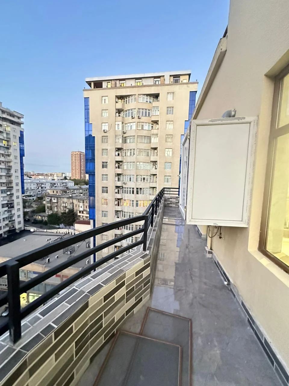 Kirayə 5 otaqlı Mənzil 240 m² Nəsimi r. – şəkil 19