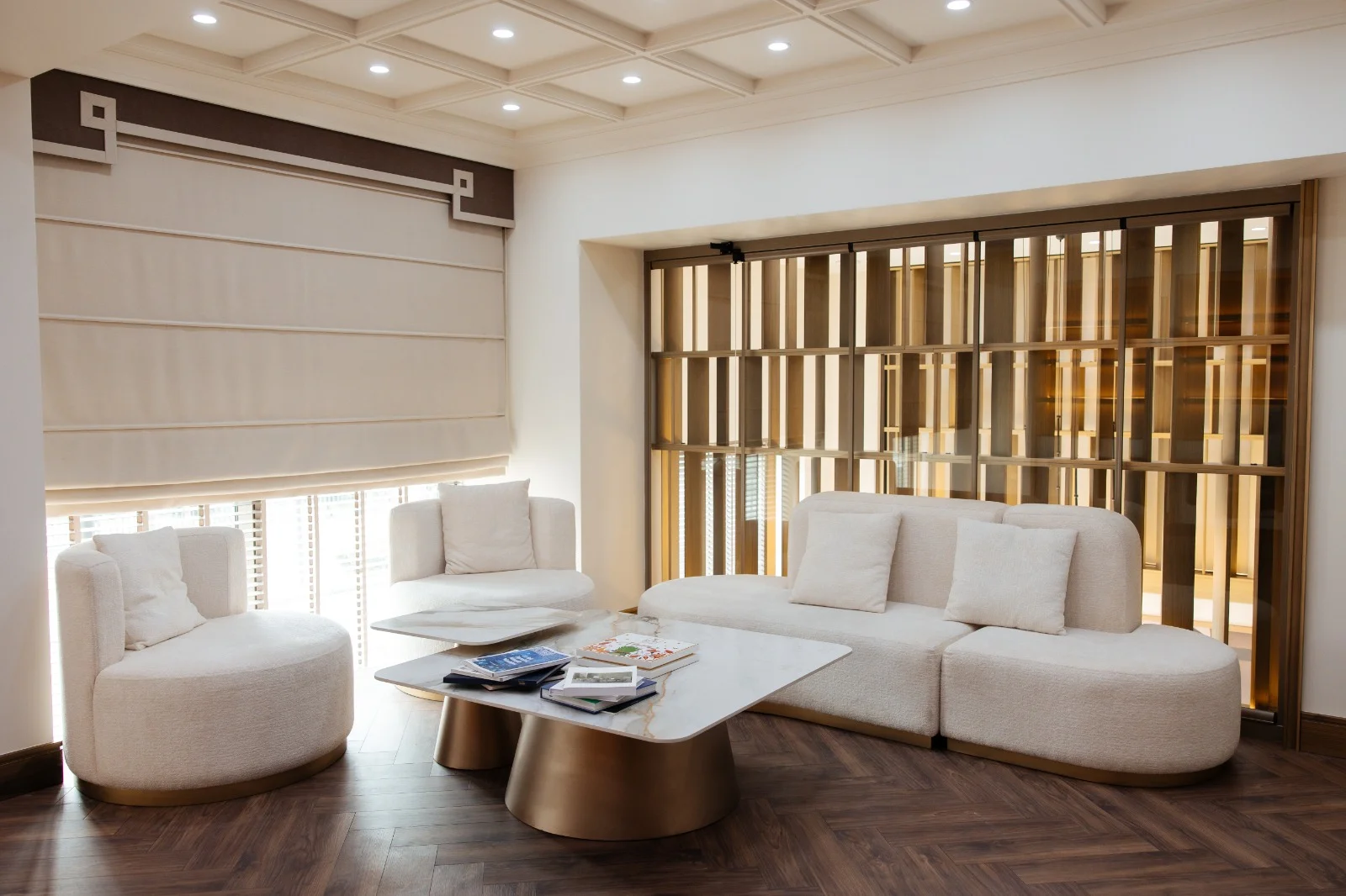 Kirayə 6 otaqlı Ofis 213 m² Xətai r. – şəkil 1