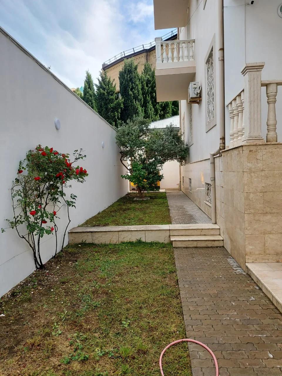 Kirayə 9 otaqlı Həyət evi / Bağ evi 700 m² Nəsimi r. – şəkil 9