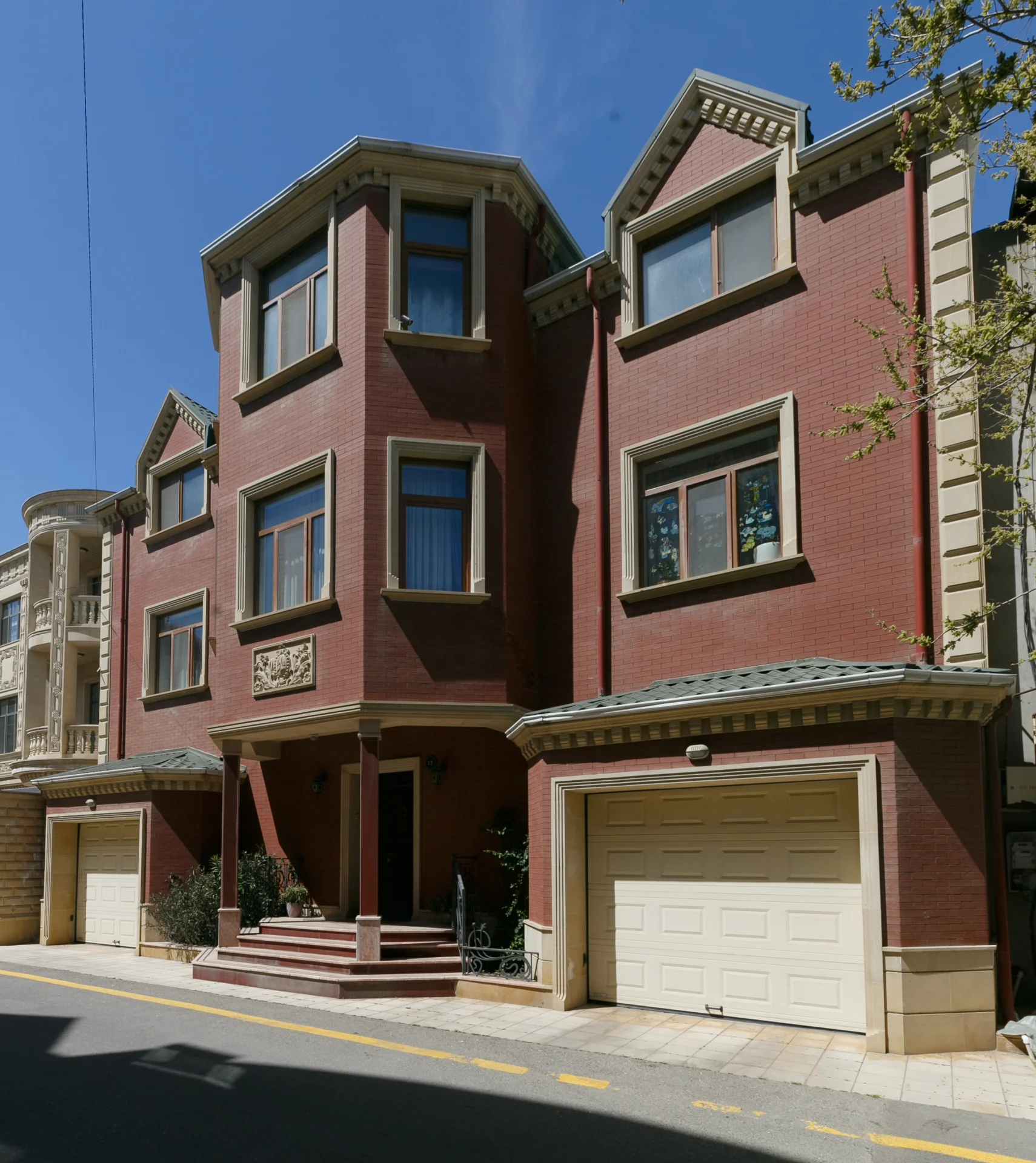 Satılık 8 odalı Müstakil ev / Yazlık 630 m² Nərimanov ilçesi – şəkil 1