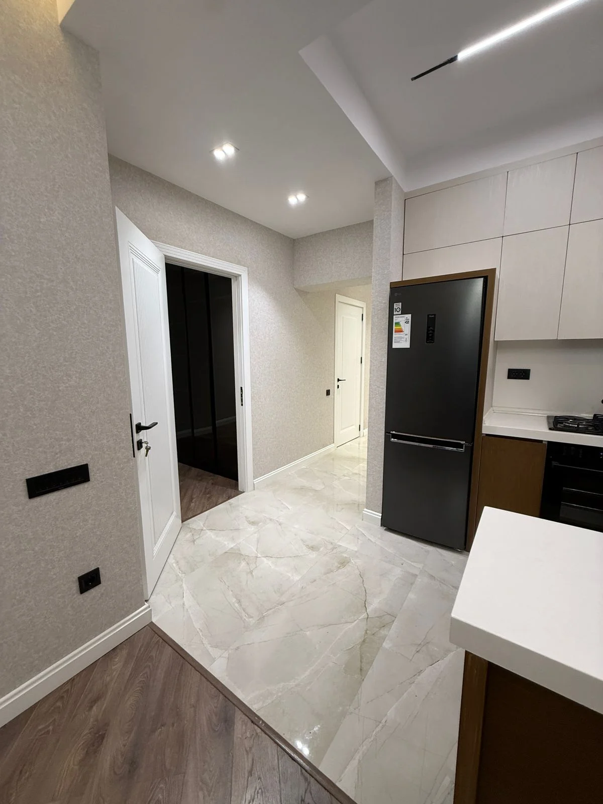 Kirayə 2 otaqlı Mənzil 85 m² Nəsimi r. – şəkil 7