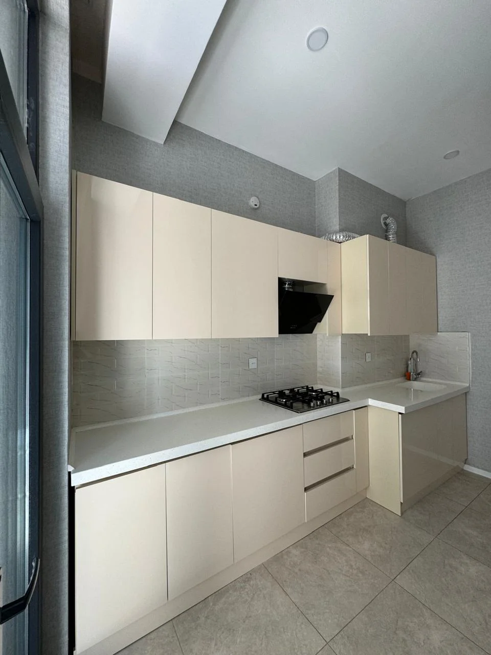 Kirayə 2 otaqlı Mənzil 70 m² Nərimanov r. – şəkil 3